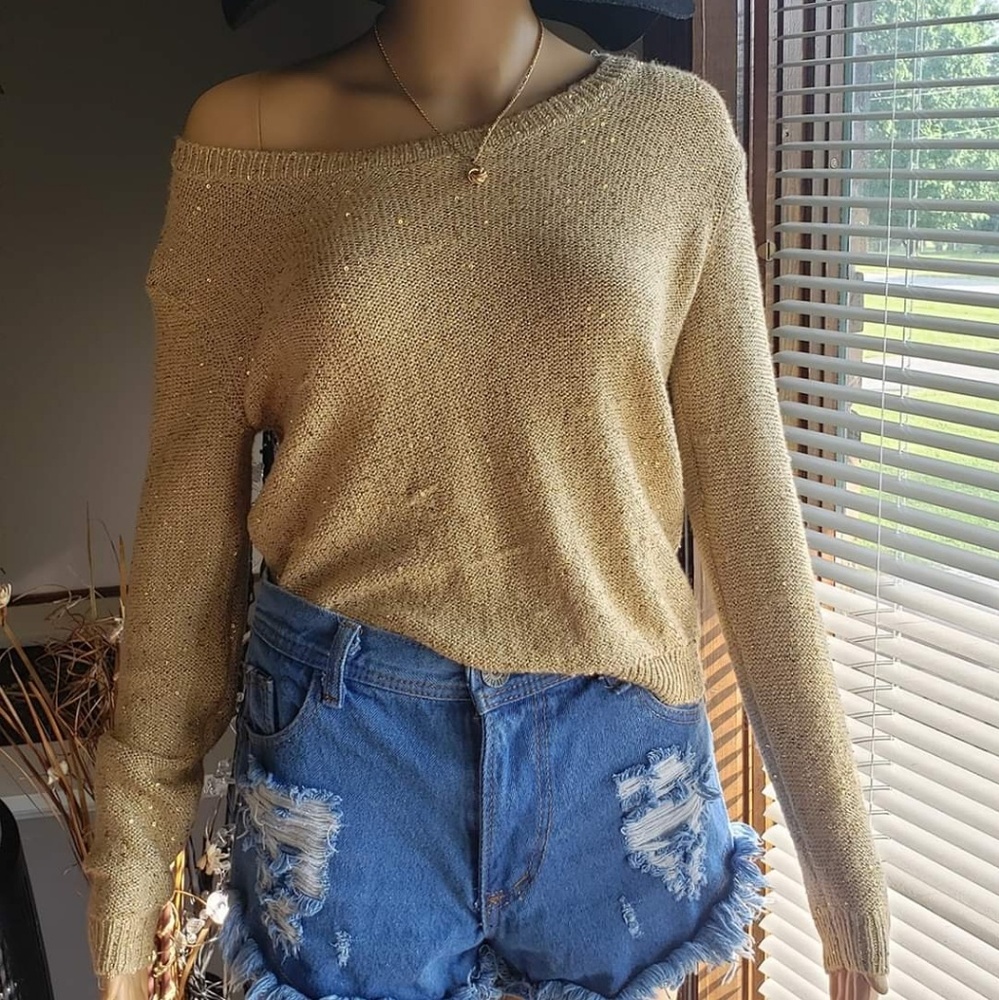 Long sleeve gold top